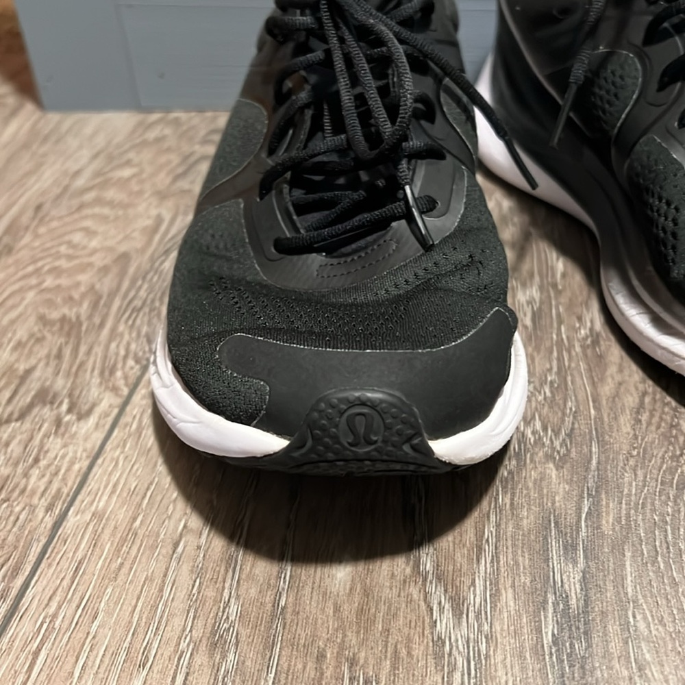 Lululemon Blissful Running Shoe size 11 - Picture 9 of 16